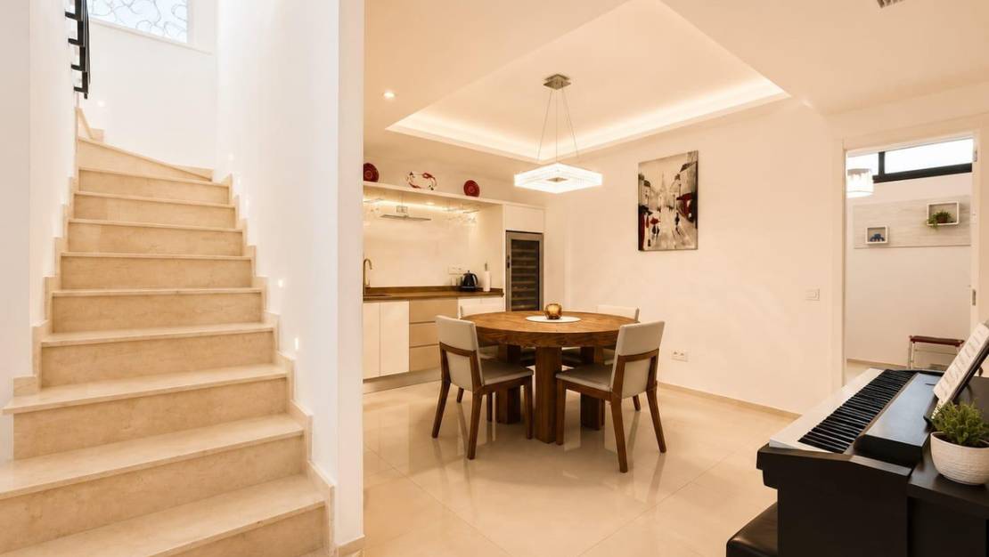Sale - Villa - Orihuela - La Zenia