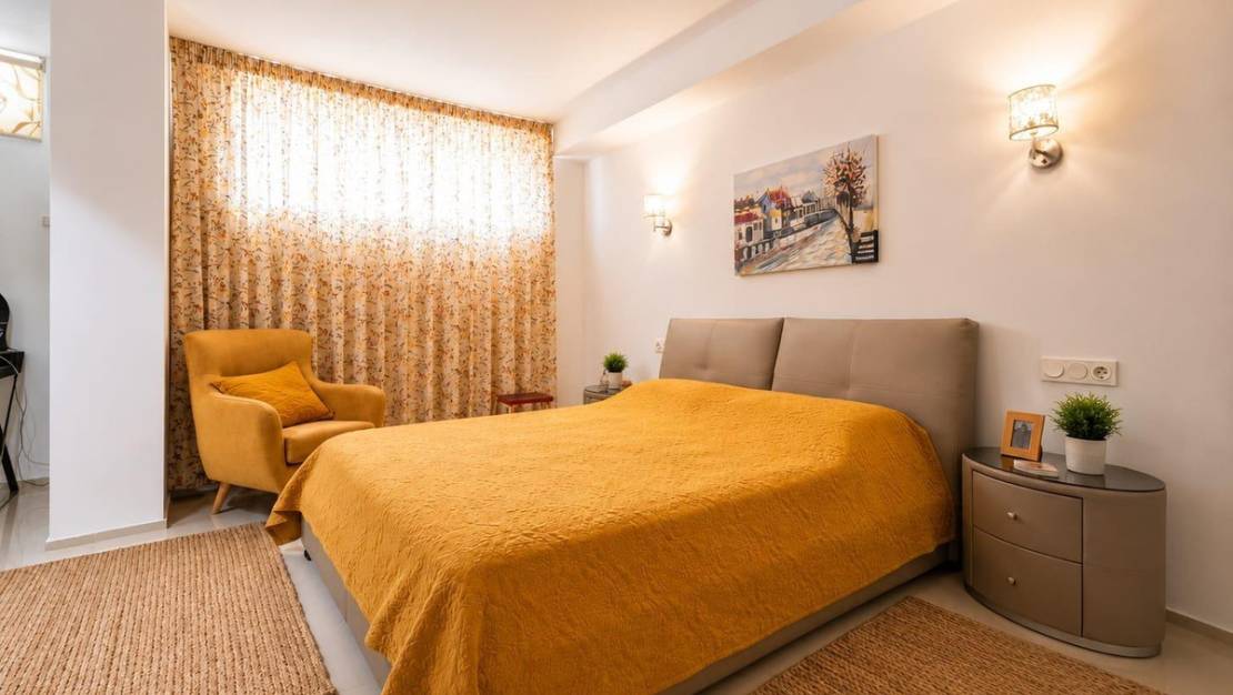 Sale - Villa - Orihuela - La Zenia