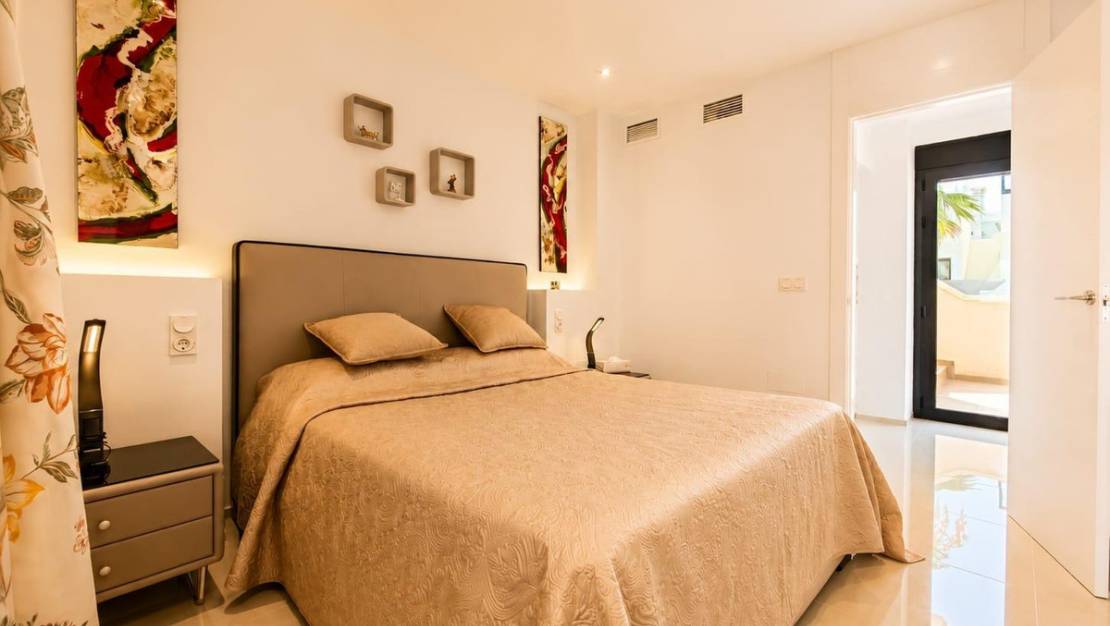 Sale - Villa - Orihuela - La Zenia