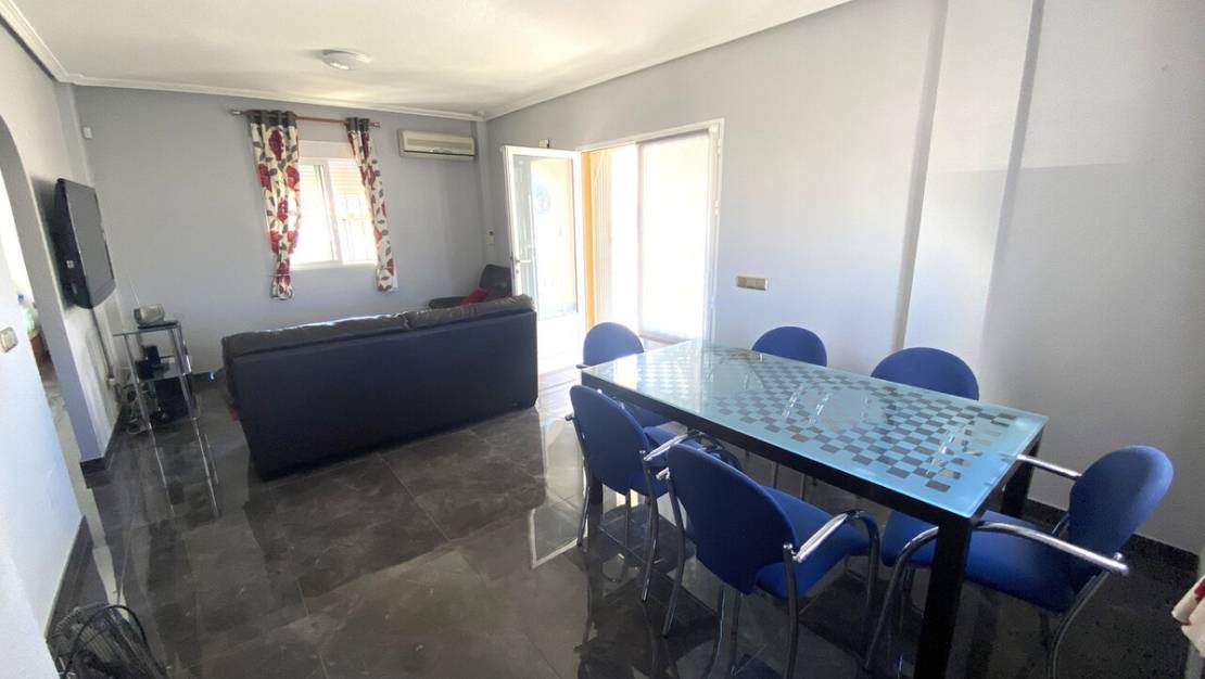 Sale - Villa - Orihuela - La Zenia