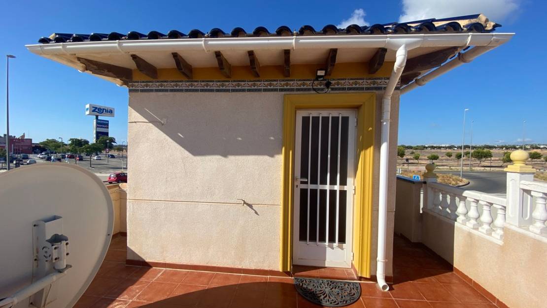Sale - Villa - Orihuela - La Zenia