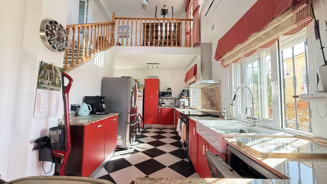 Sale - Villa - Orihuela - La Zenia
