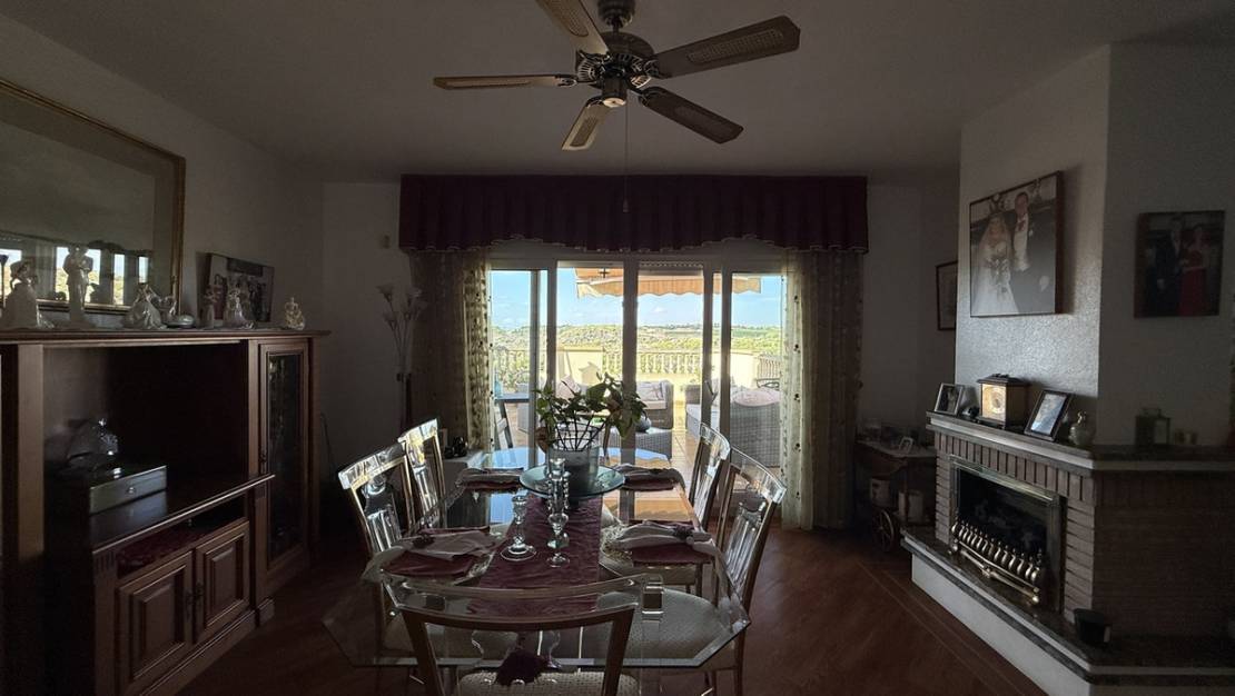 Sale - Villa - Orihuela - La Zenia