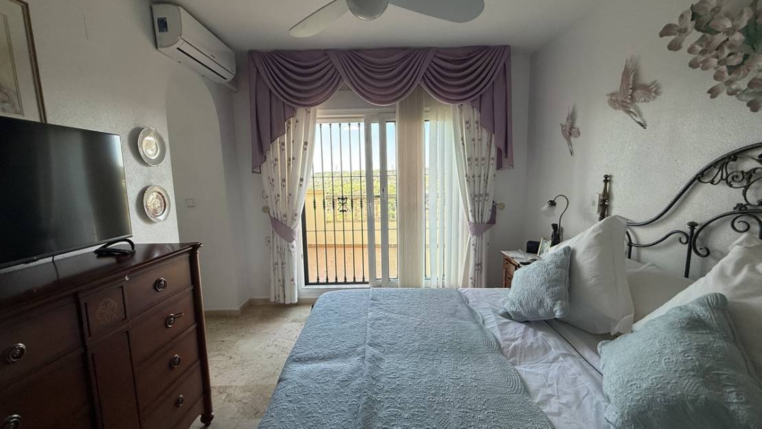 Sale - Villa - Orihuela - La Zenia