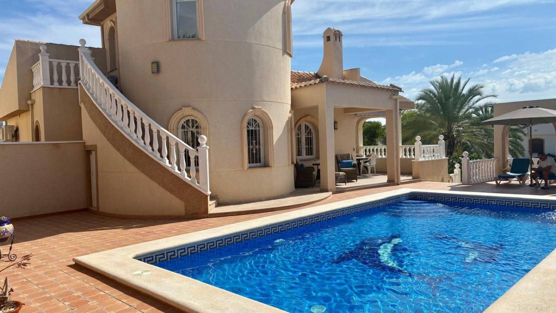 Sale - Villa - Orihuela - La Zenia