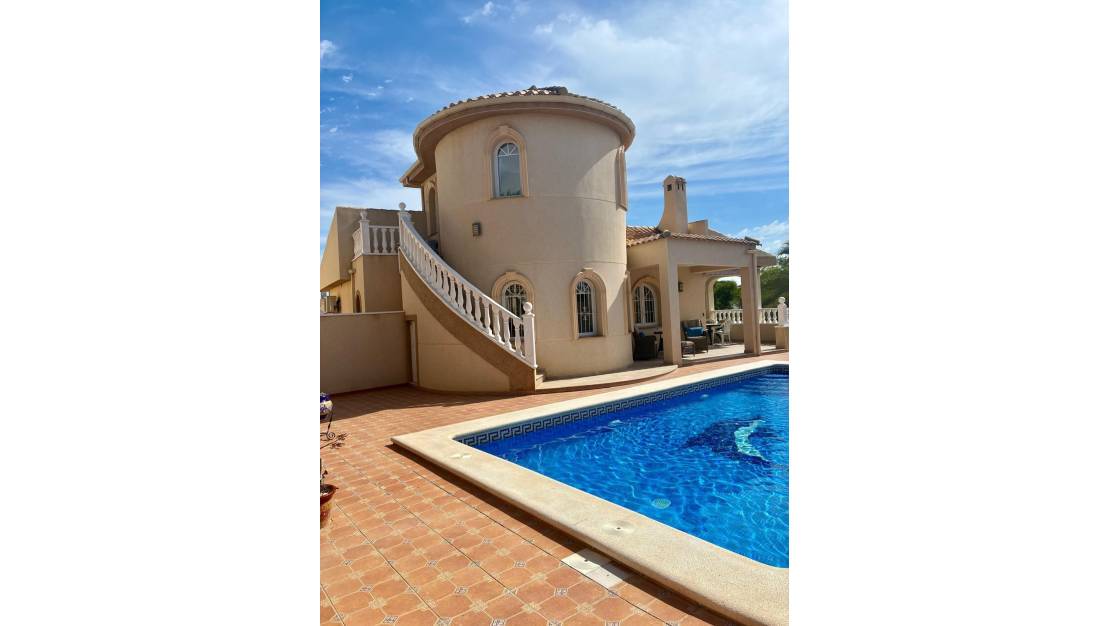 Sale - Villa - Orihuela - La Zenia