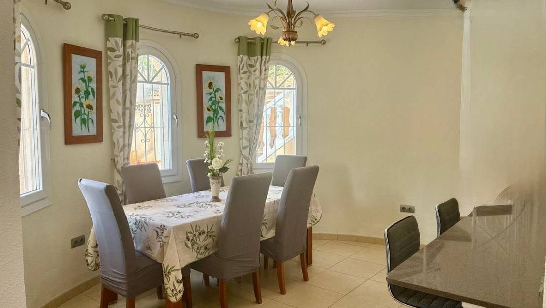 Sale - Villa - Orihuela - La Zenia