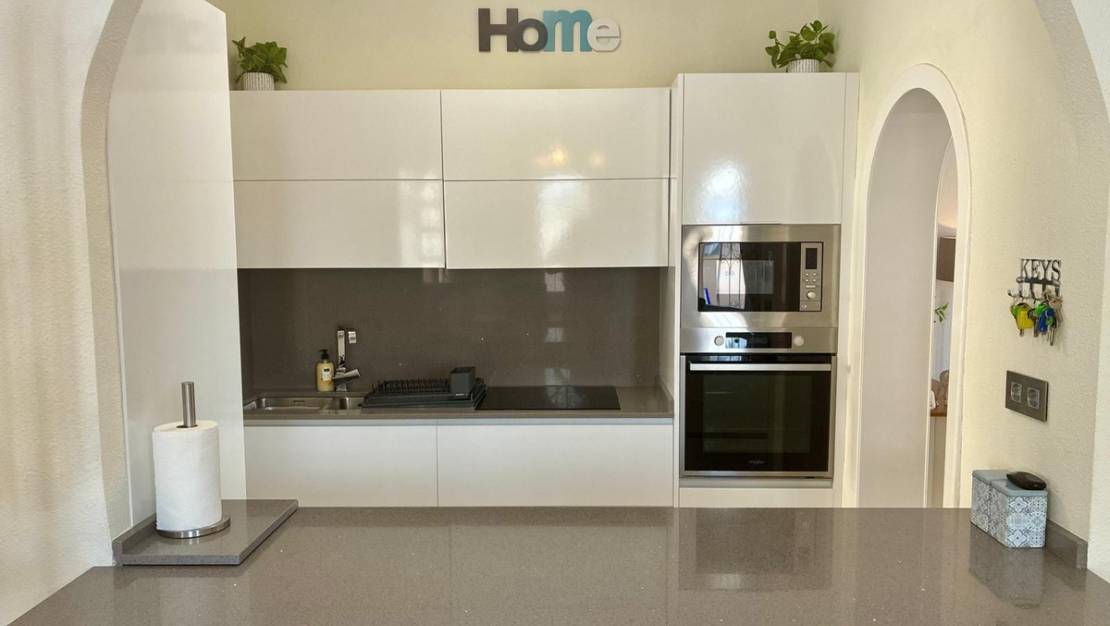 Sale - Villa - Orihuela - La Zenia