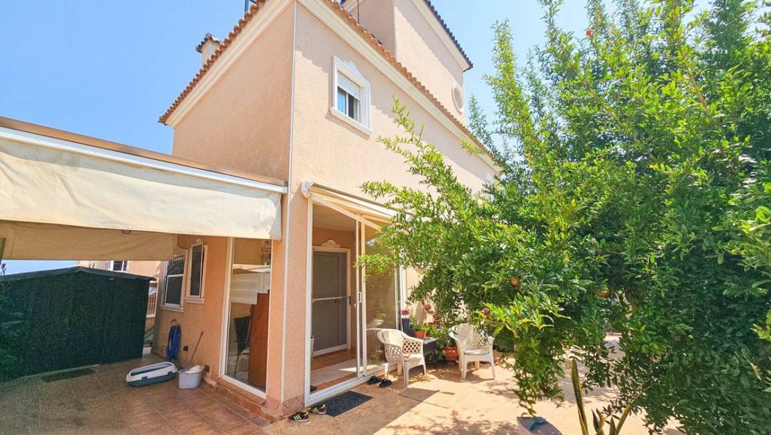 Sale - Villa - Orihuela - La Zenia