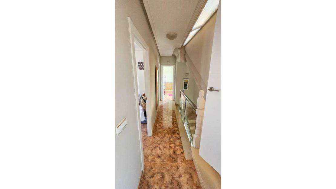 Sale - Villa - Orihuela - La Zenia