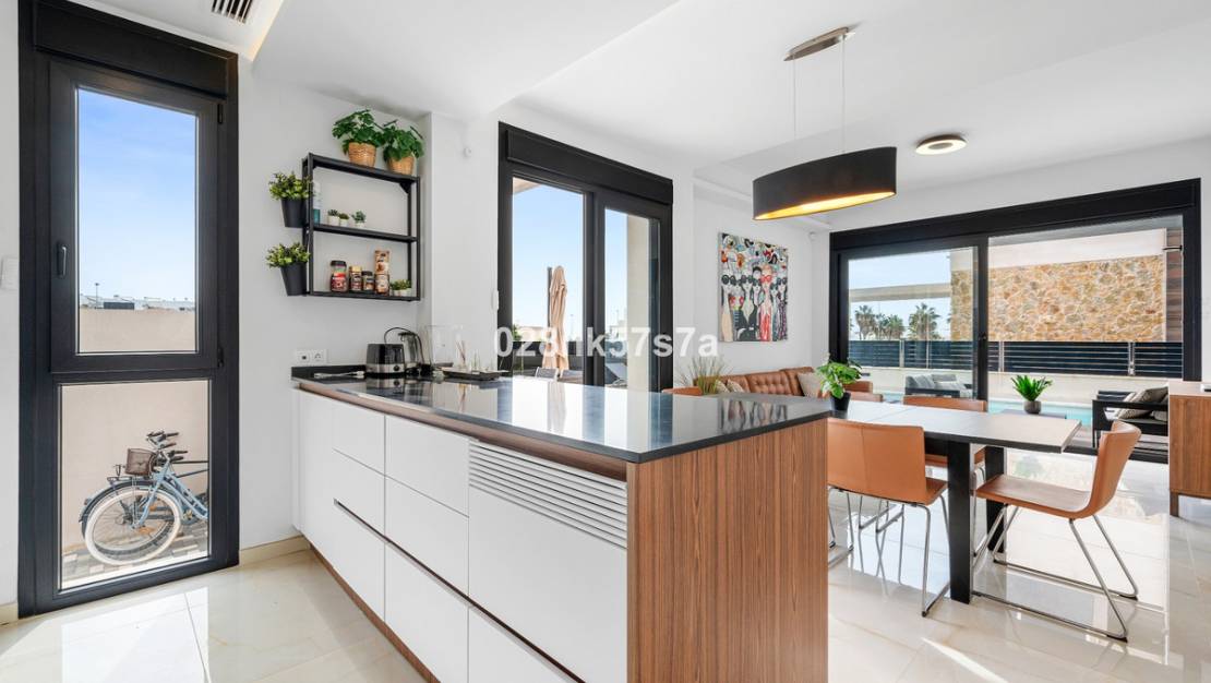 Sale - Villa - Orihuela - Lomas de Cabo Roig