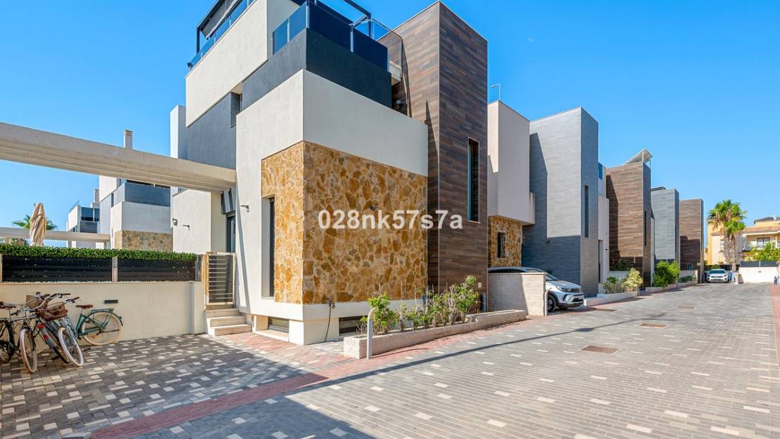 Sale - Villa - Orihuela - Lomas de Cabo Roig