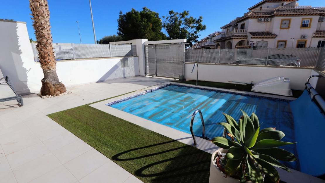Sale - Villa - Orihuela - Lomas de Cabo Roig