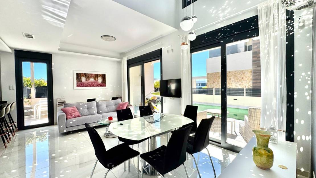 Sale - Villa - Orihuela - Lomas de Cabo Roig