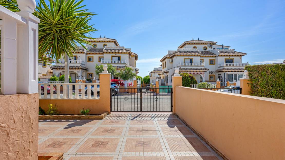 Sale - Villa - Orihuela - Lomas de Cabo Roig