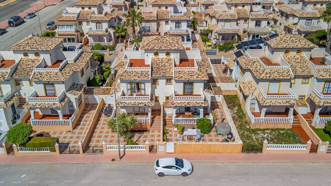 Sale - Villa - Orihuela - Lomas de Cabo Roig