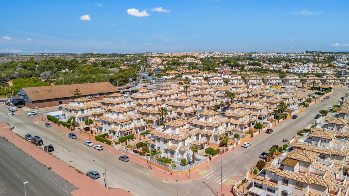 Sale - Villa - Orihuela - Lomas de Cabo Roig