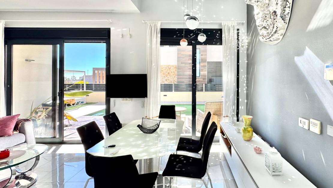Sale - Villa - Orihuela - Lomas de Cabo Roig
