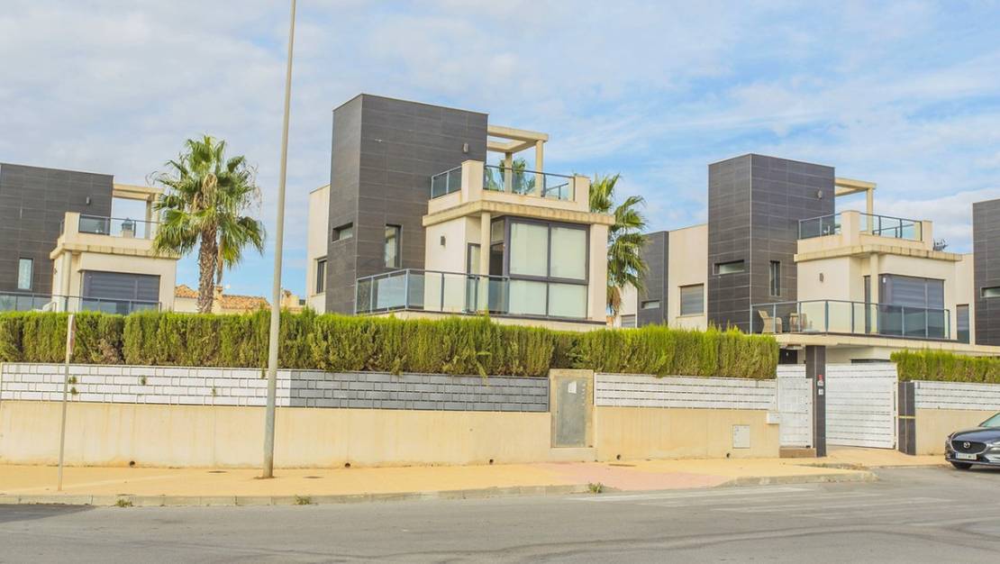 Sale - Villa - Orihuela - Lomas de Cabo Roig
