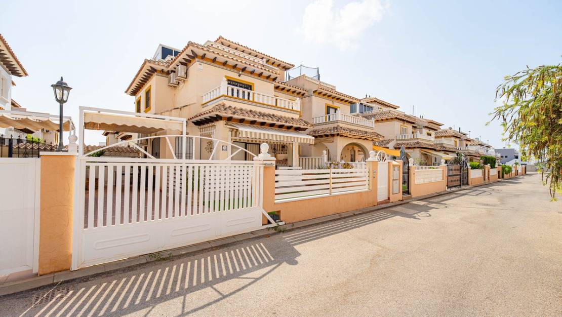 Sale - Villa - Orihuela - Lomas de Cabo Roig
