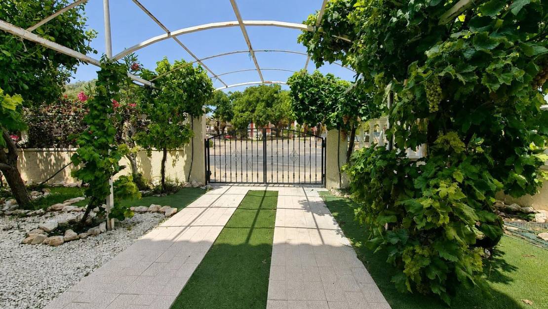 Sale - Villa - Orihuela - Lomas de Cabo Roig