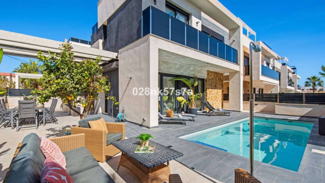 Sale - Villa - Orihuela - Lomas De Campoamor