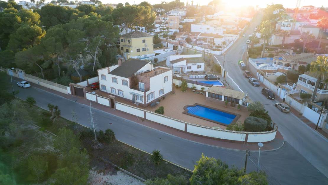 Sale - Villa - Orihuela - Los Balcones