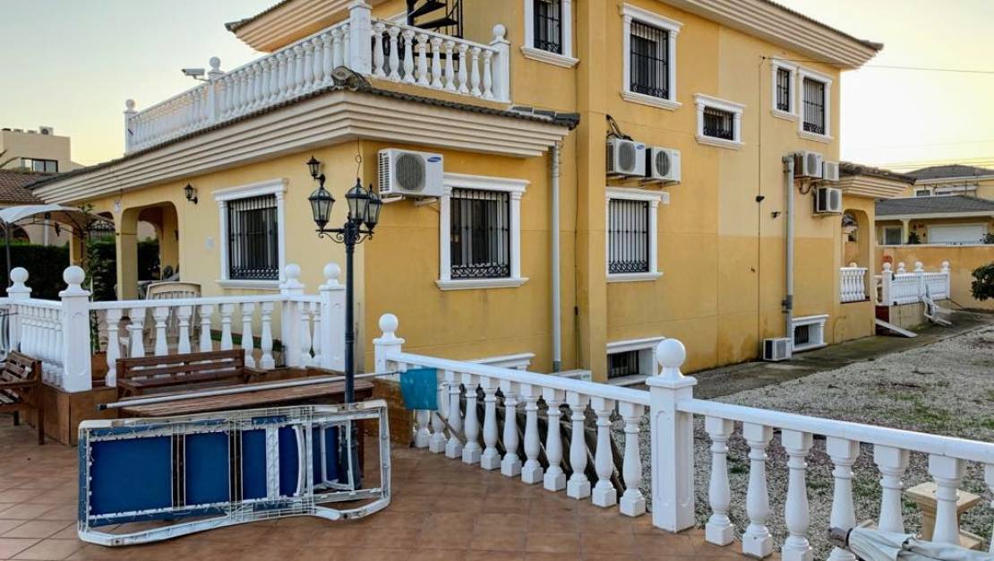 Sale - Villa - Orihuela - Los Balcones