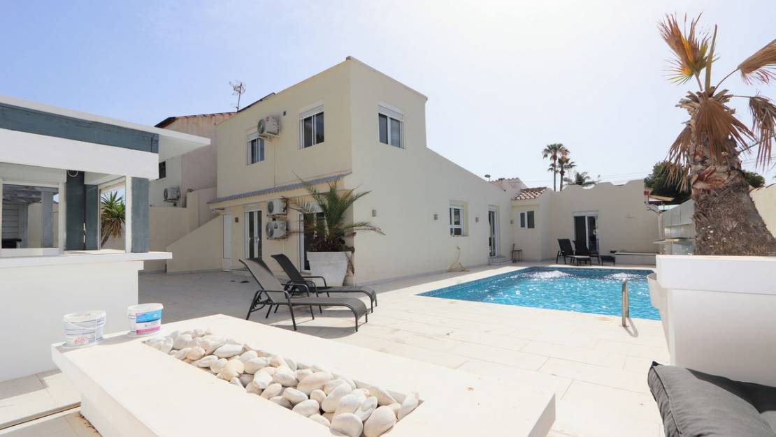 Sale - Villa - Orihuela - Los Balcones