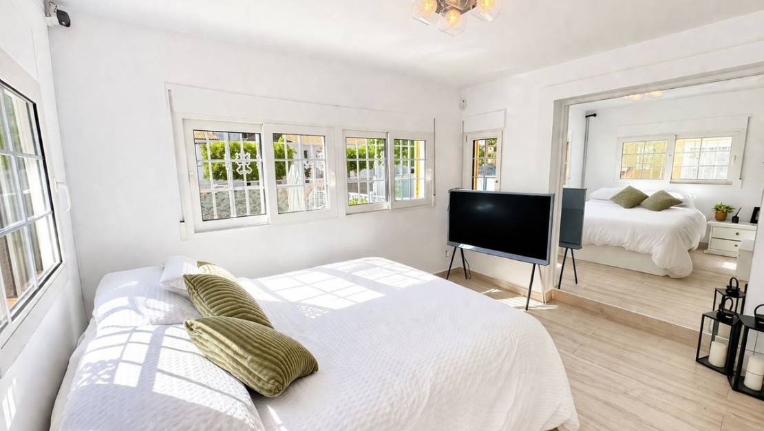 Sale - Villa - Orihuela - Los Dolses