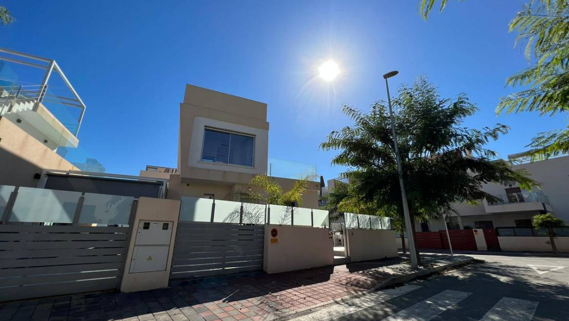 Sale - Villa - Orihuela - Mil Palmeras