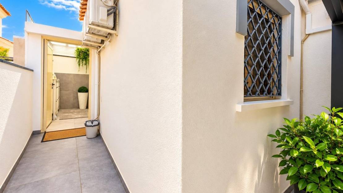 Sale - Villa - Orihuela - Mil Palmeras