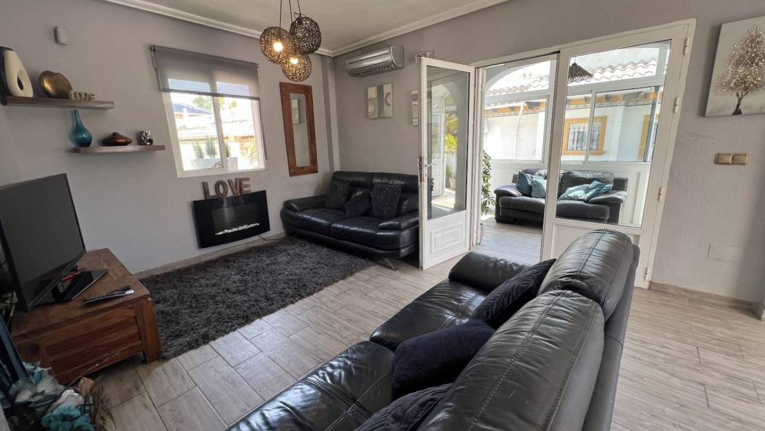 Sale - Villa - Orihuela - Orihuela Centro