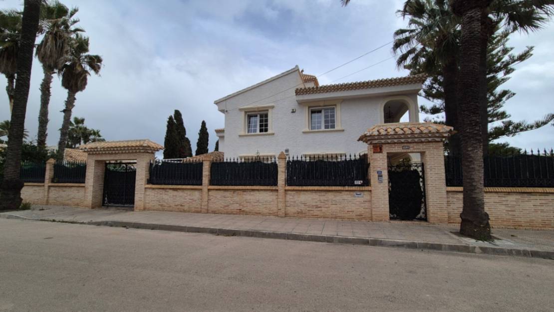 Sale - Villa - Orihuela - Orihuela Centro