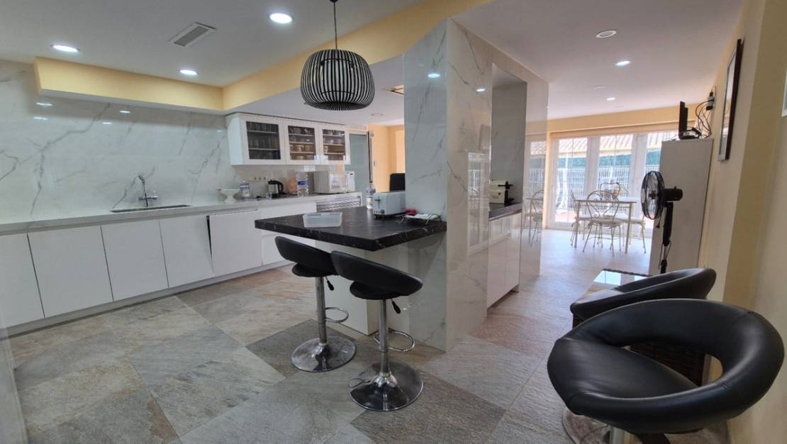 Sale - Villa - Orihuela - Orihuela Centro