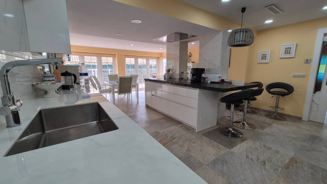 Sale - Villa - Orihuela - Orihuela Centro