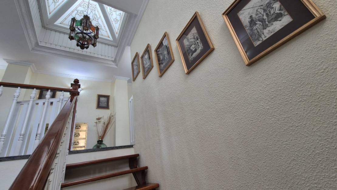 Sale - Villa - Orihuela - Orihuela Centro