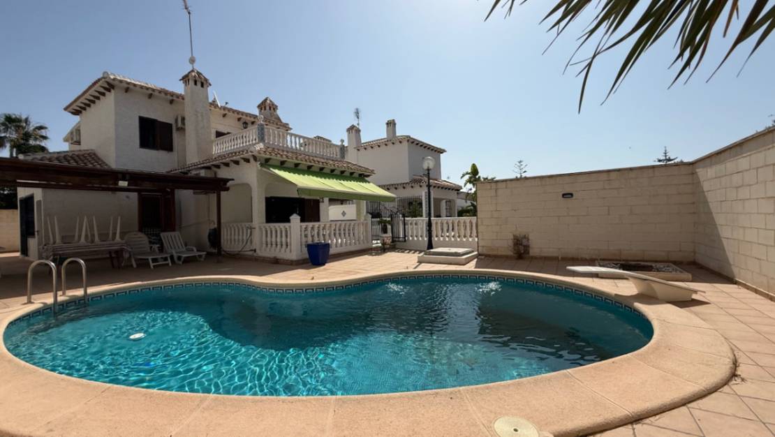 Sale - Villa - Orihuela - Orihuela Centro