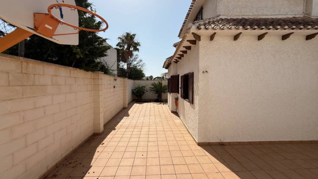 Sale - Villa - Orihuela - Orihuela Centro