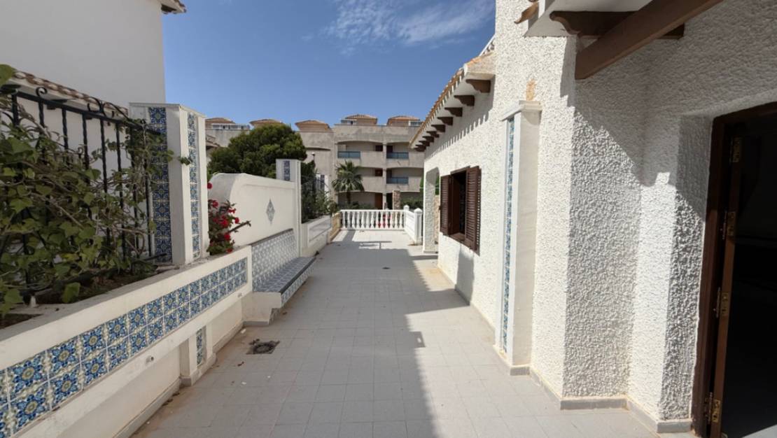 Sale - Villa - Orihuela - Orihuela Centro