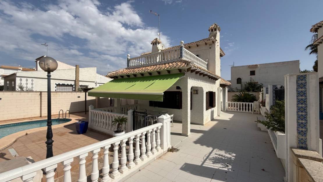 Sale - Villa - Orihuela - Orihuela Centro