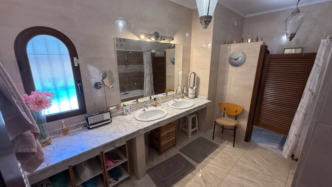 Sale - Villa - Orihuela - Orihuela Centro