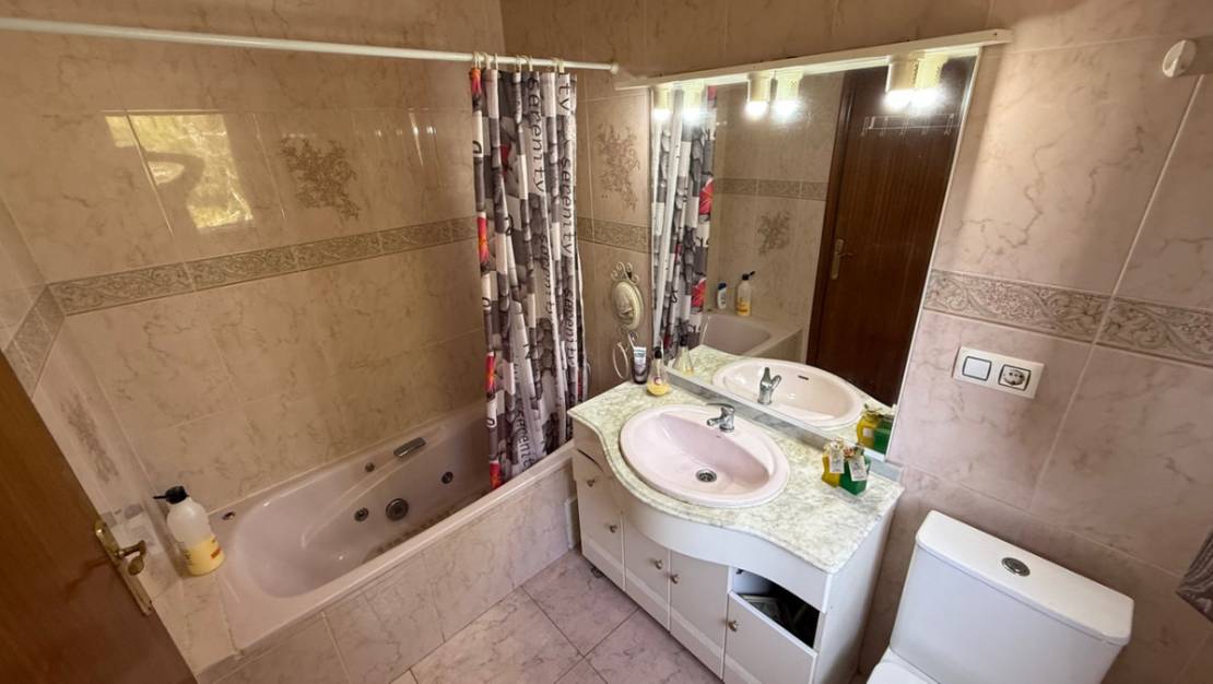 Sale - Villa - Orihuela - Orihuela Centro