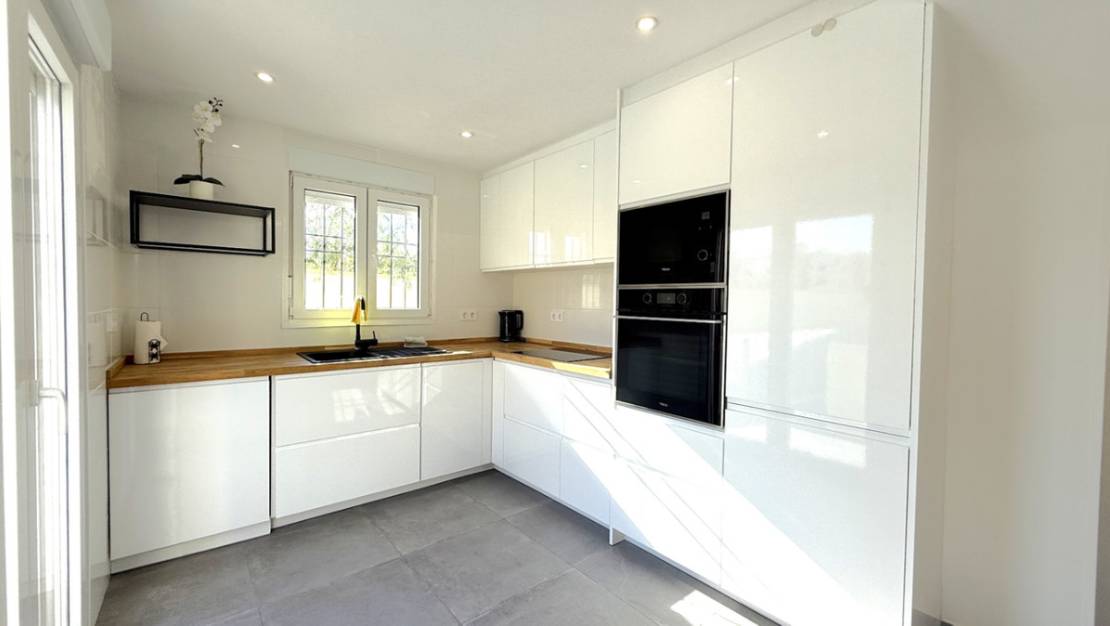 Sale - Villa - Orihuela - Orihuela Centro