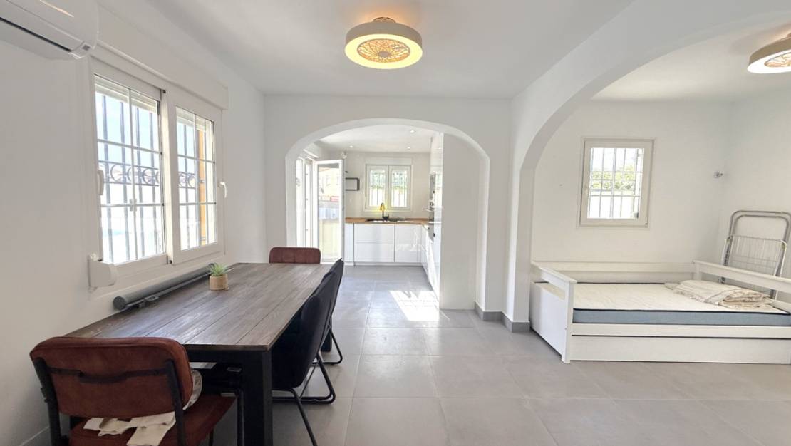 Sale - Villa - Orihuela - Orihuela Centro