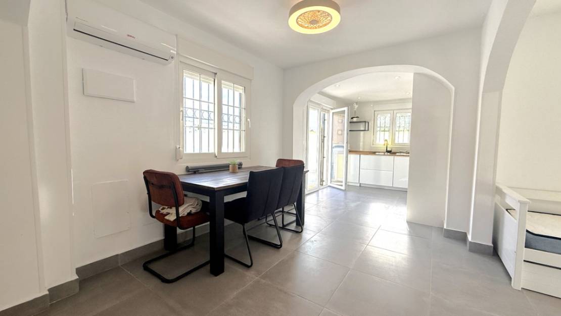 Sale - Villa - Orihuela - Orihuela Centro