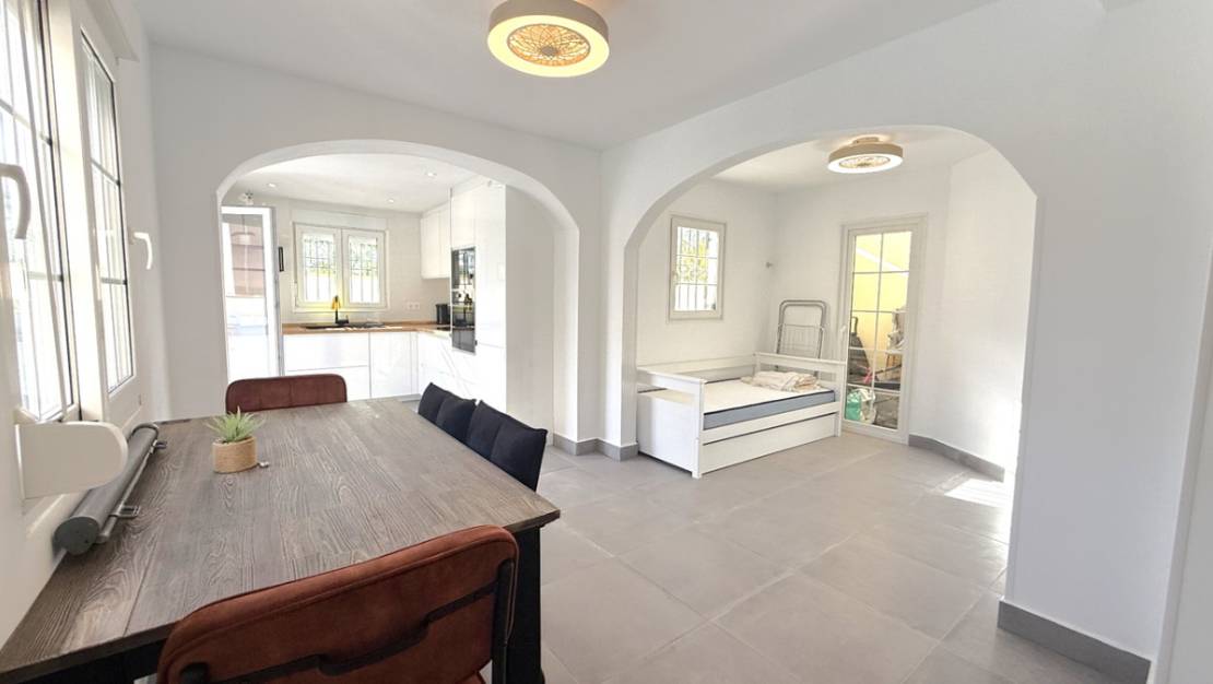 Sale - Villa - Orihuela - Orihuela Centro