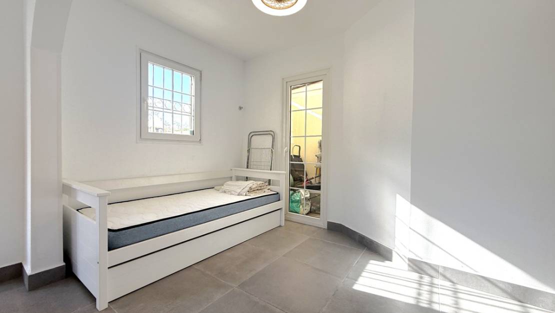 Sale - Villa - Orihuela - Orihuela Centro