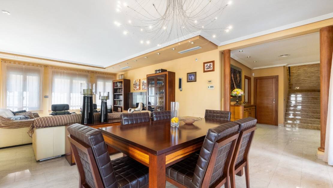 Sale - Villa - Orihuela - Orihuela Centro