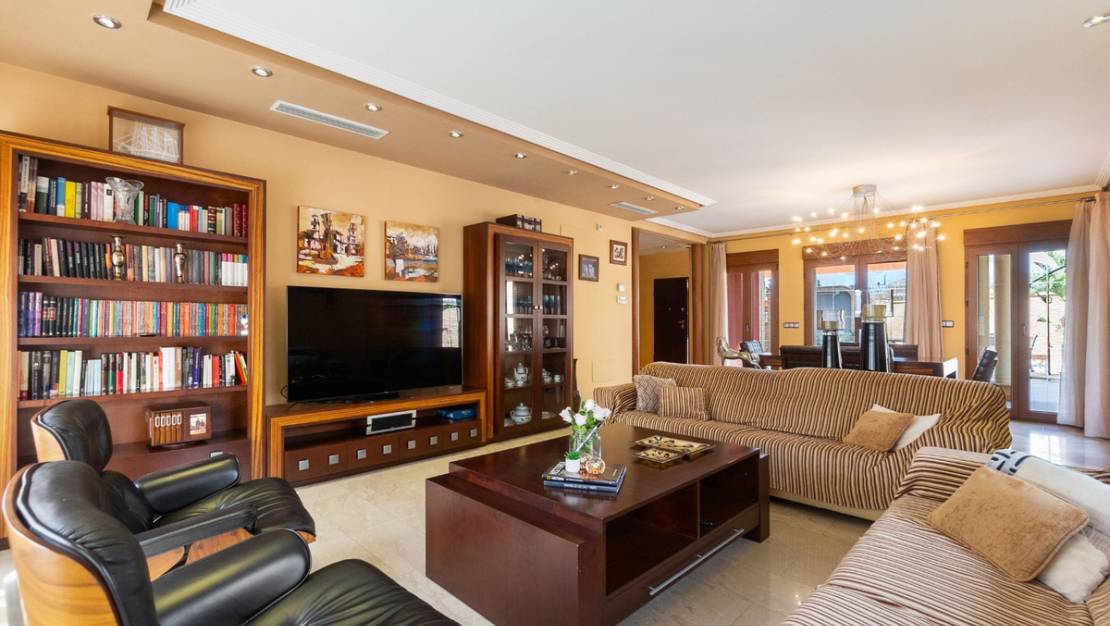 Sale - Villa - Orihuela - Orihuela Centro